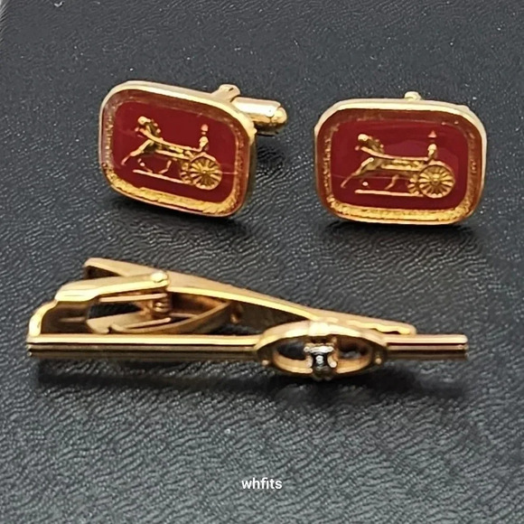 Celine Gold and Burgundy Cufflinks and Tie Bar Set - Picture 5 of 6